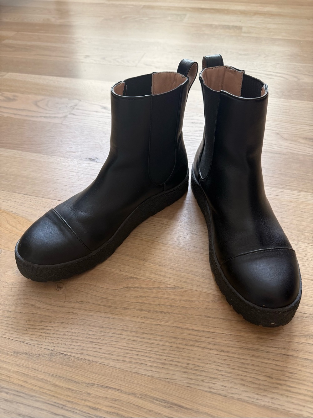 Women's Black Chelsea Bootie